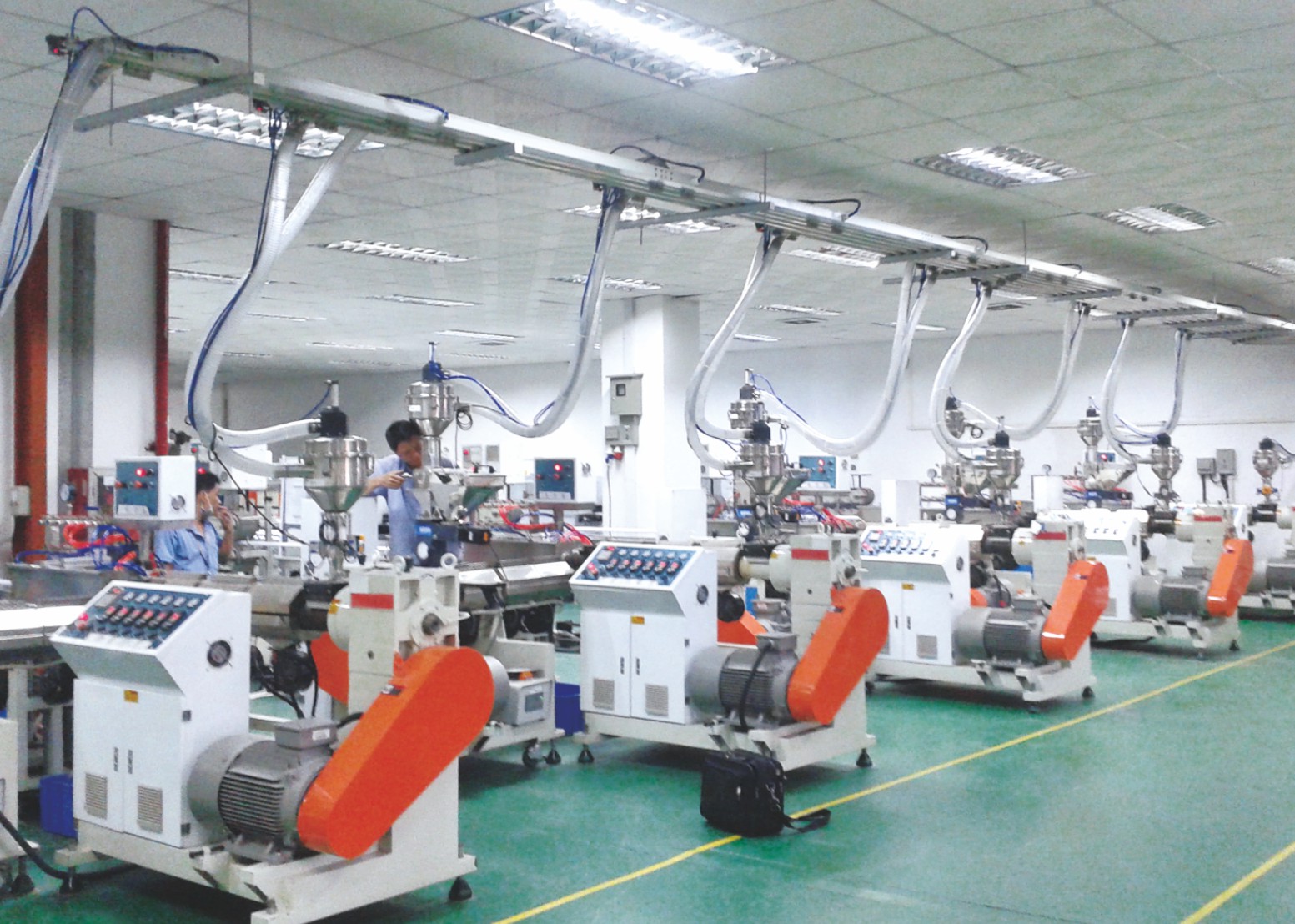 論集中供料系統(tǒng)對(duì)注塑行業(yè)的重要性 論集中供料系統(tǒng)對(duì)注塑行業(yè)的重要性